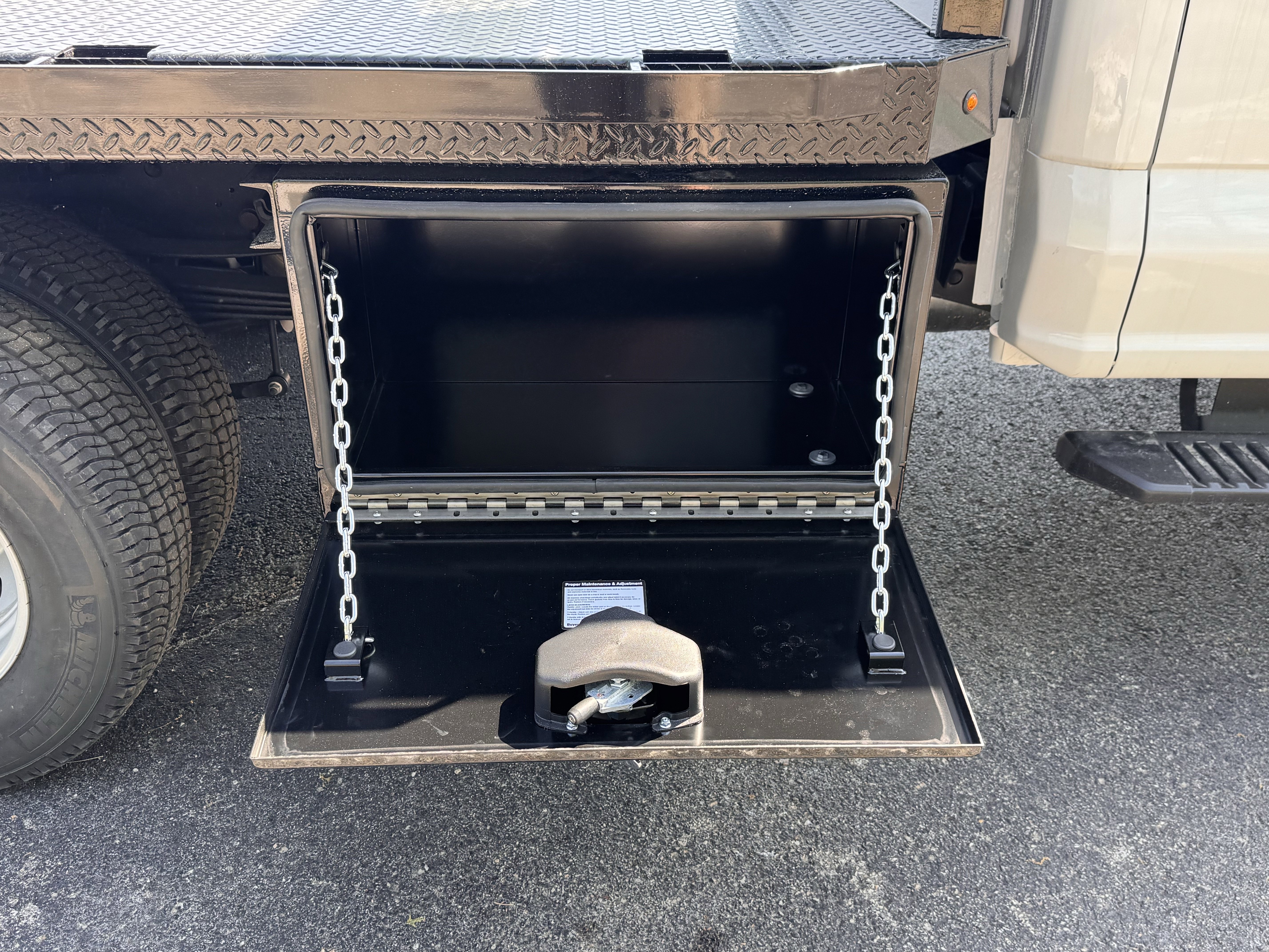 New 2026 Ford F350 XL w/ XL Chrome Package AWD/4WD image 6