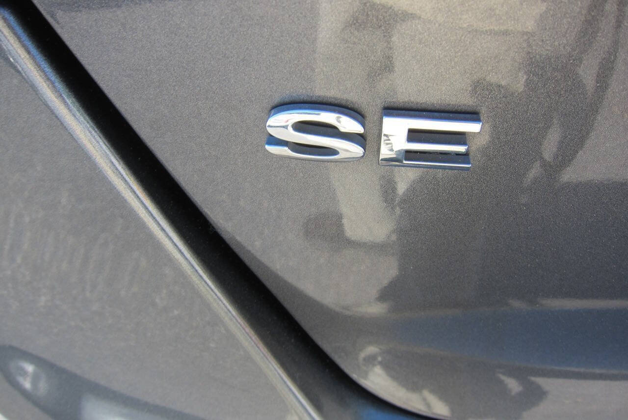Used 2017 Ford Fiesta SE FWD image 6