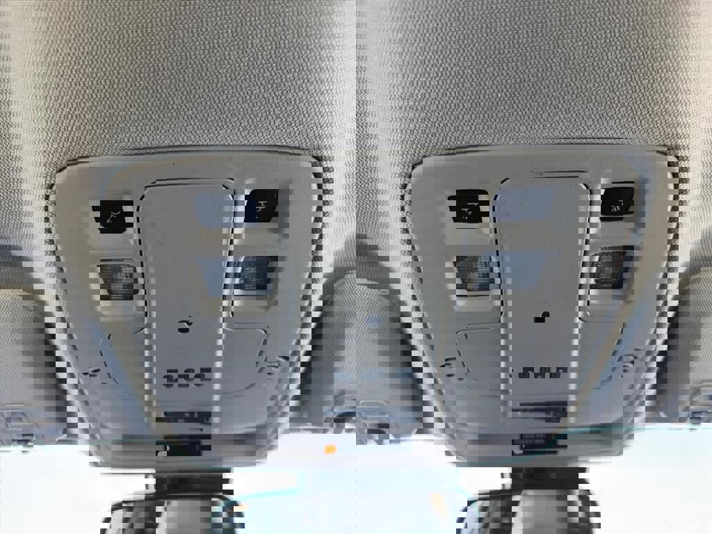 Used 2016 Chevrolet Malibu LT w/ Power Convenience Package image 12