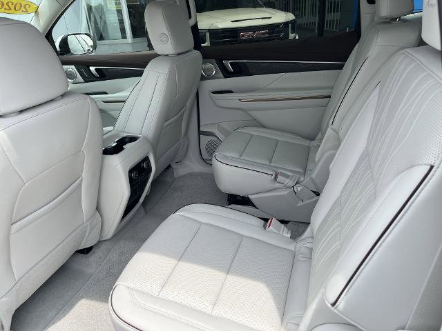 New 2026 Buick Enclave Avenir w/ Super Cruise Package FWD image 3