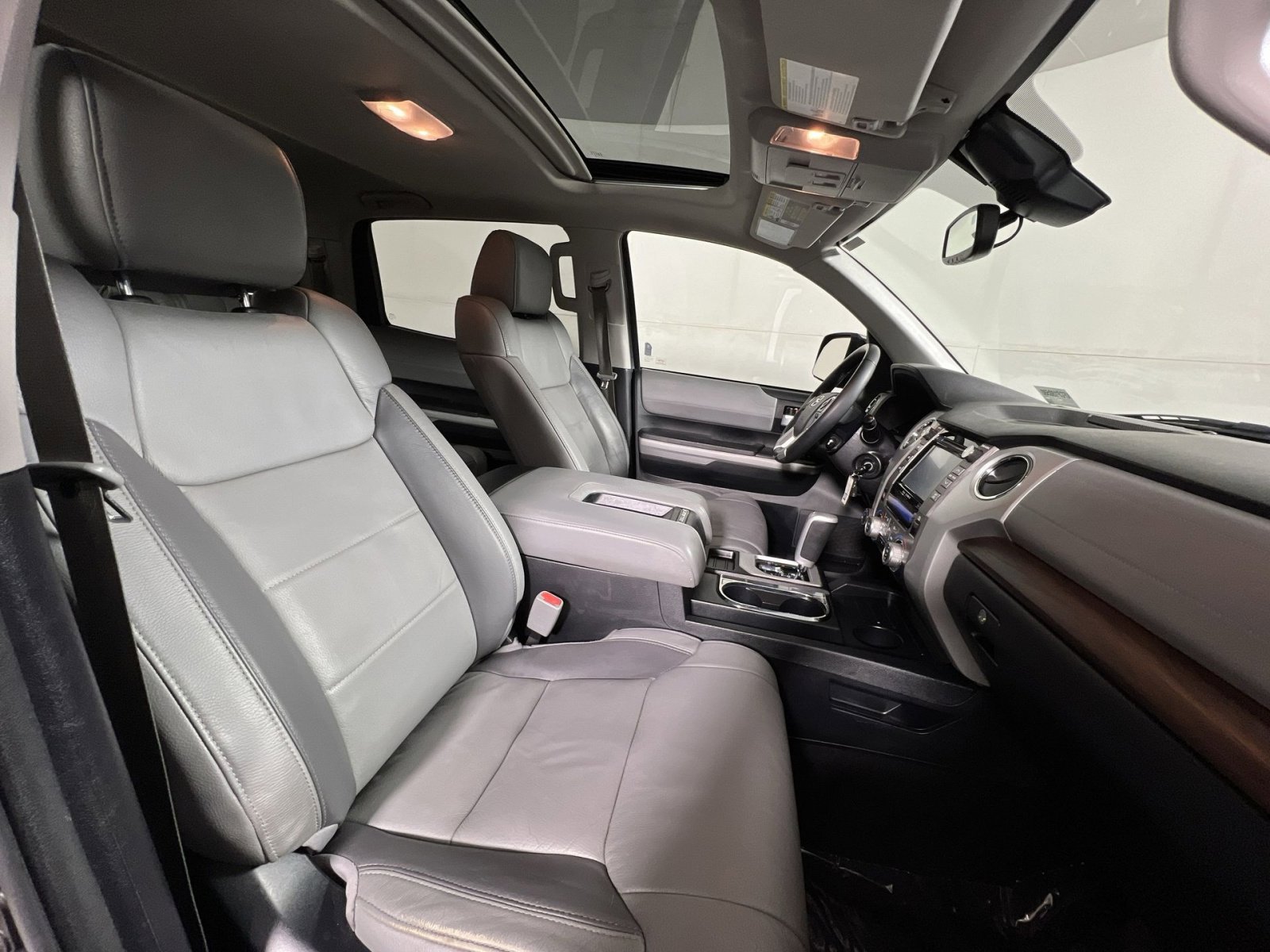 Used 2018 Toyota Tundra Limited image 24