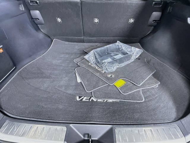 Used 2021 Toyota Venza Limited w/ Carpet Mat Package (TMS) AWD/4WD image 26