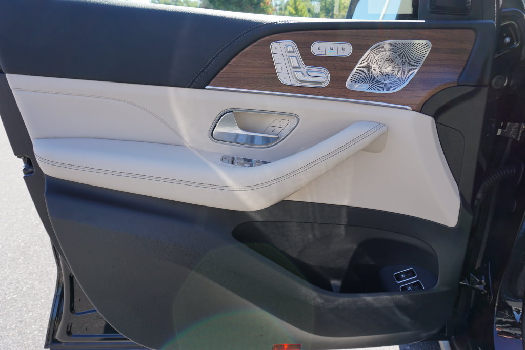 Certified 2025 Mercedes-Benz GLE 450e 4MATIC image 10