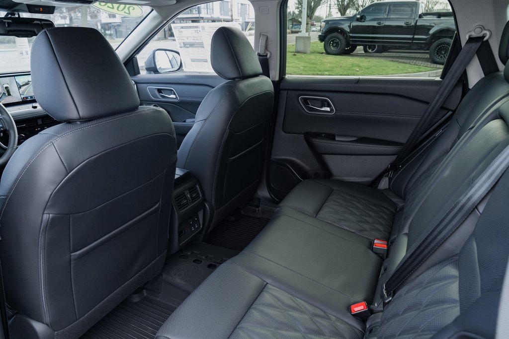 New 2026 Nissan Rogue Platinum image 23