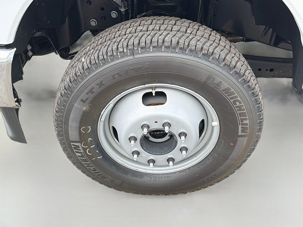 New 2026 Ford F350 XL w/ XL Chrome Package AWD/4WD image 16