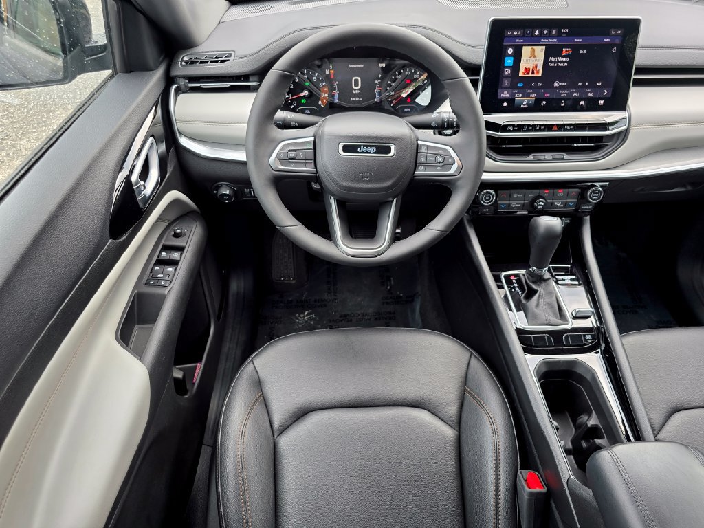Used 2024 Jeep Compass Limited AWD/4WD image 29