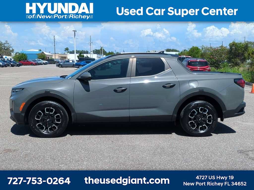 Certified 2022 Hyundai Santa Cruz SEL w/ Activity Package FWD image 2