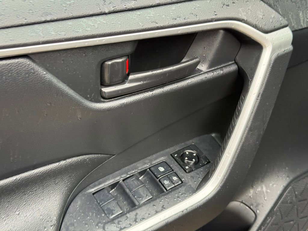 Used 2021 Toyota RAV4 SE w/ Weather & Moonroof Package image 11