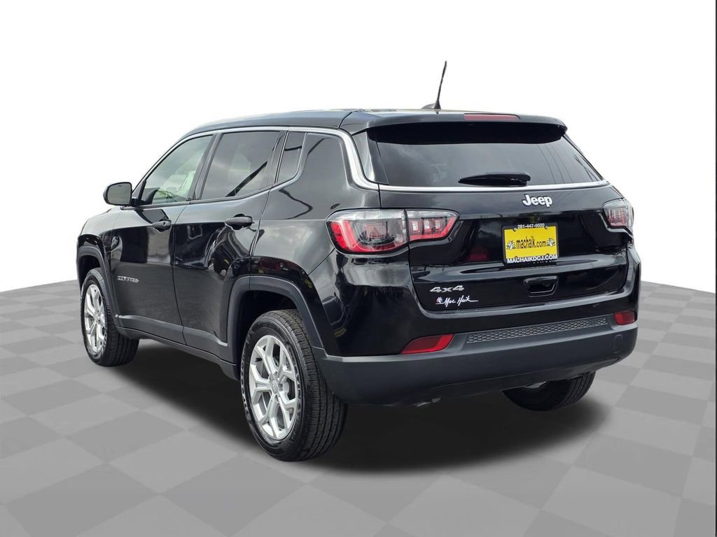 Used 2024 Jeep Compass Sport image 6