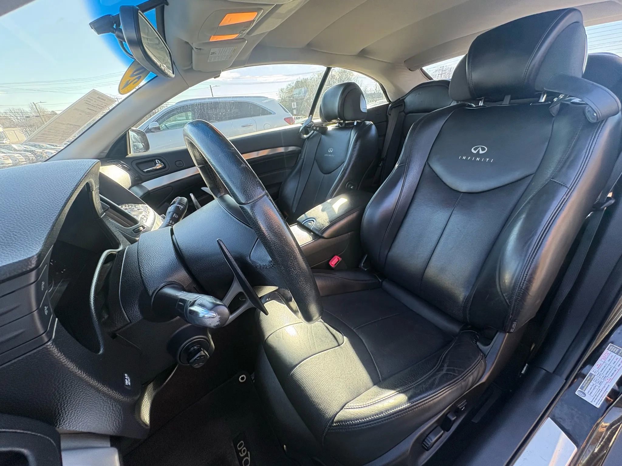 Used 2014 INFINITI Q60 Convertible 2D w/ Premium Package image 11