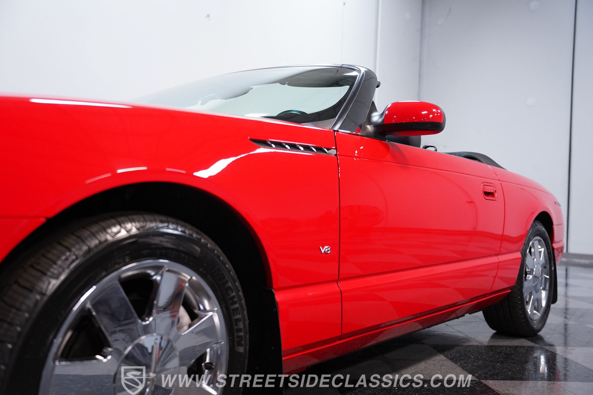 Used 2003 Ford Thunderbird RWD image 18