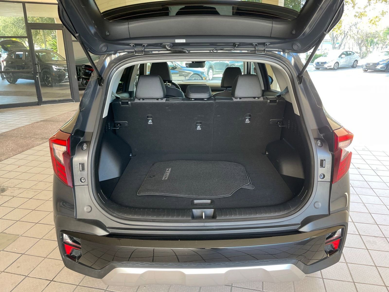 Used 2025 Kia Seltos S FWD image 27