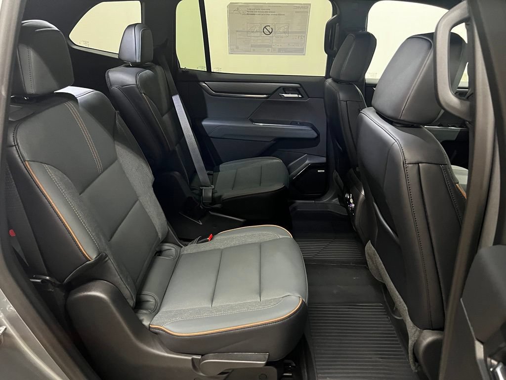 New 2026 GMC Acadia AT4 w/ Luxury Package AWD/4WD image 38