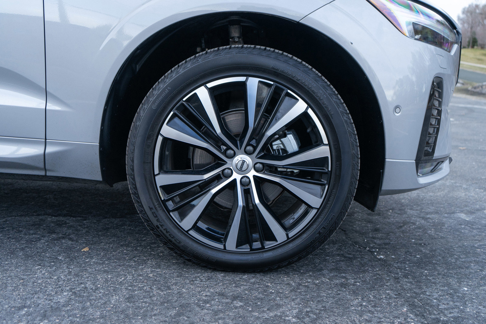 Used 2025 Volvo XC60 B5 Plus image 11