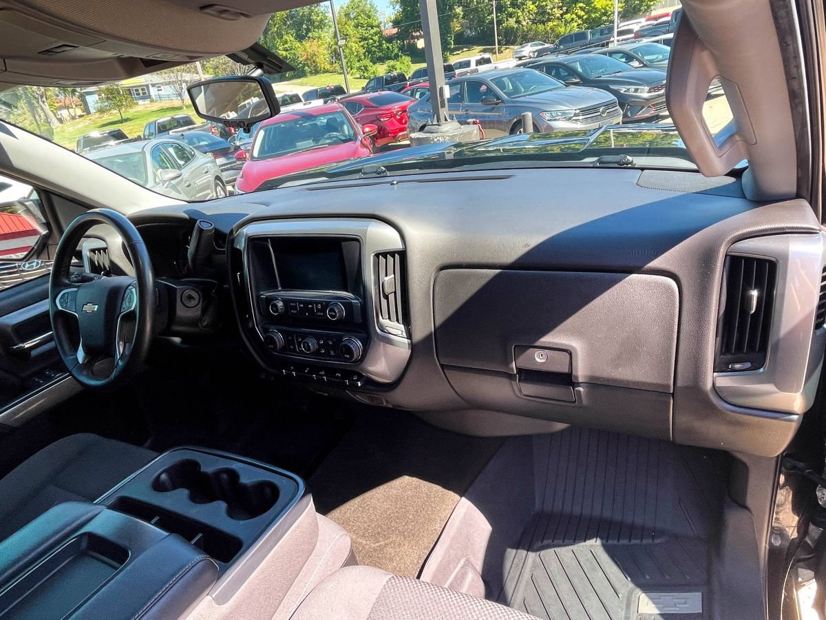 Used 2018 Chevrolet Silverado 1500 LT w/ All Star Edition AWD/4WD image 10