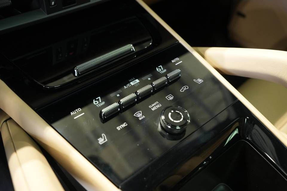 Used 2025 Porsche Cayenne S image 23