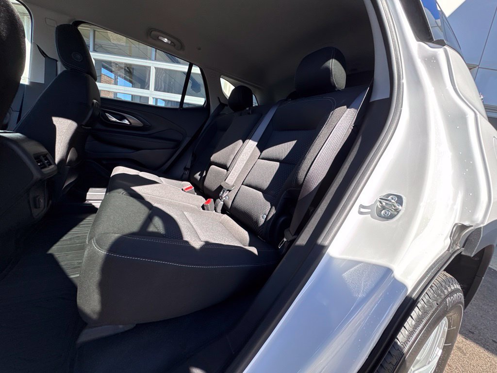 Used 2024 GMC Terrain SLE AWD/4WD image 31