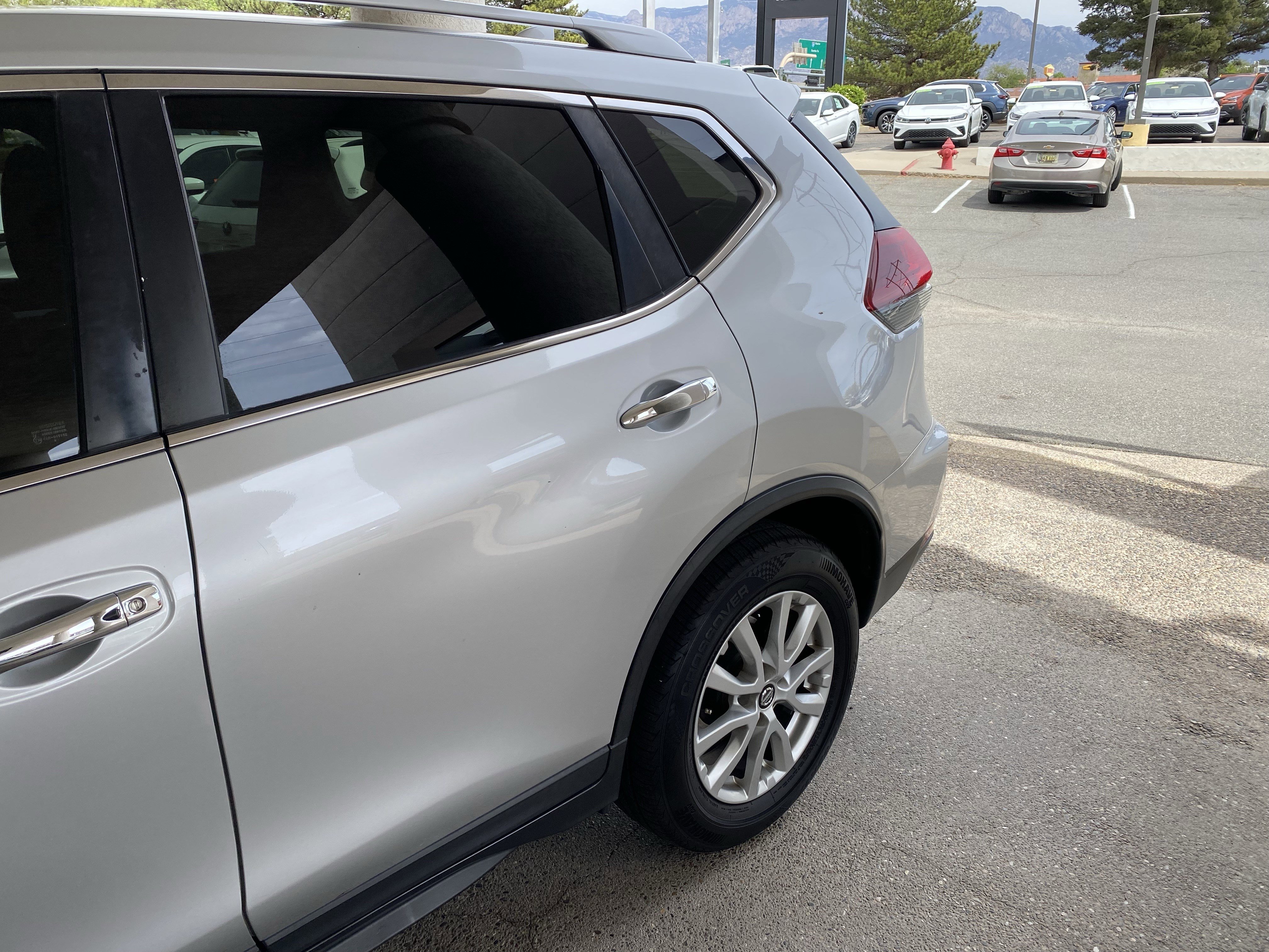 Used 2020 Nissan Rogue SV FWD image 49