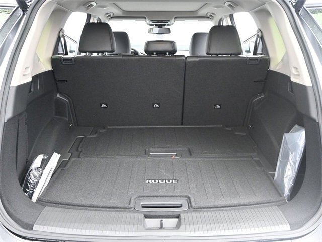 New 2026 Nissan Rogue Platinum image 11