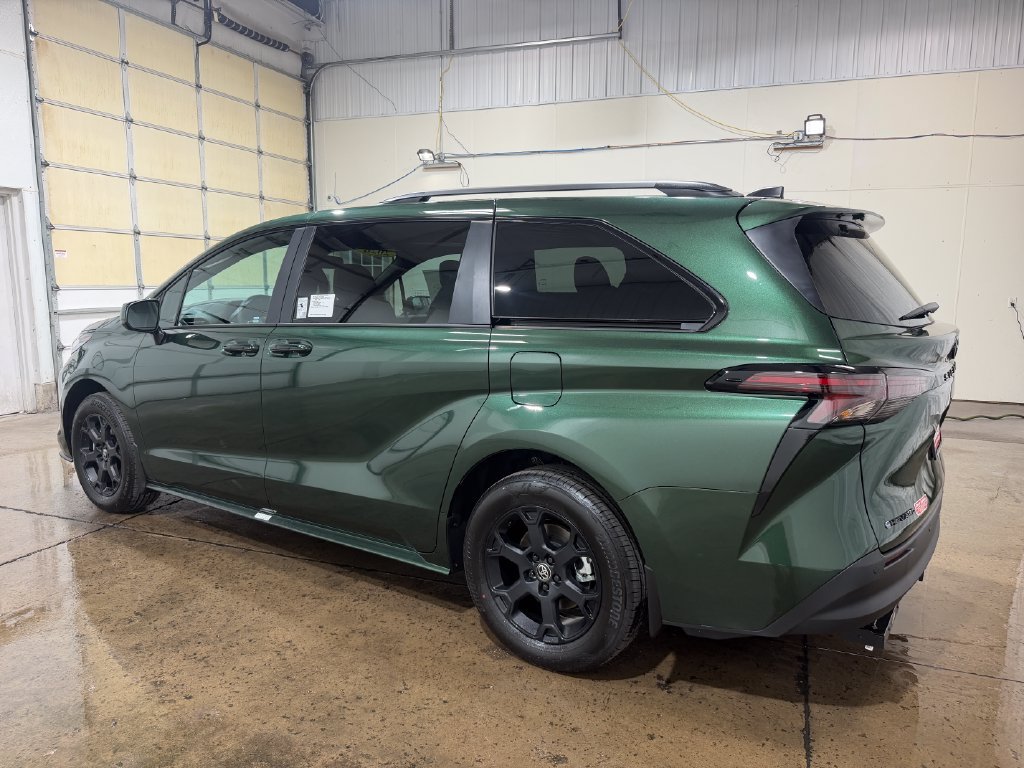 New 2026 Toyota Sienna XLE Woodland Edition AWD/4WD image 19