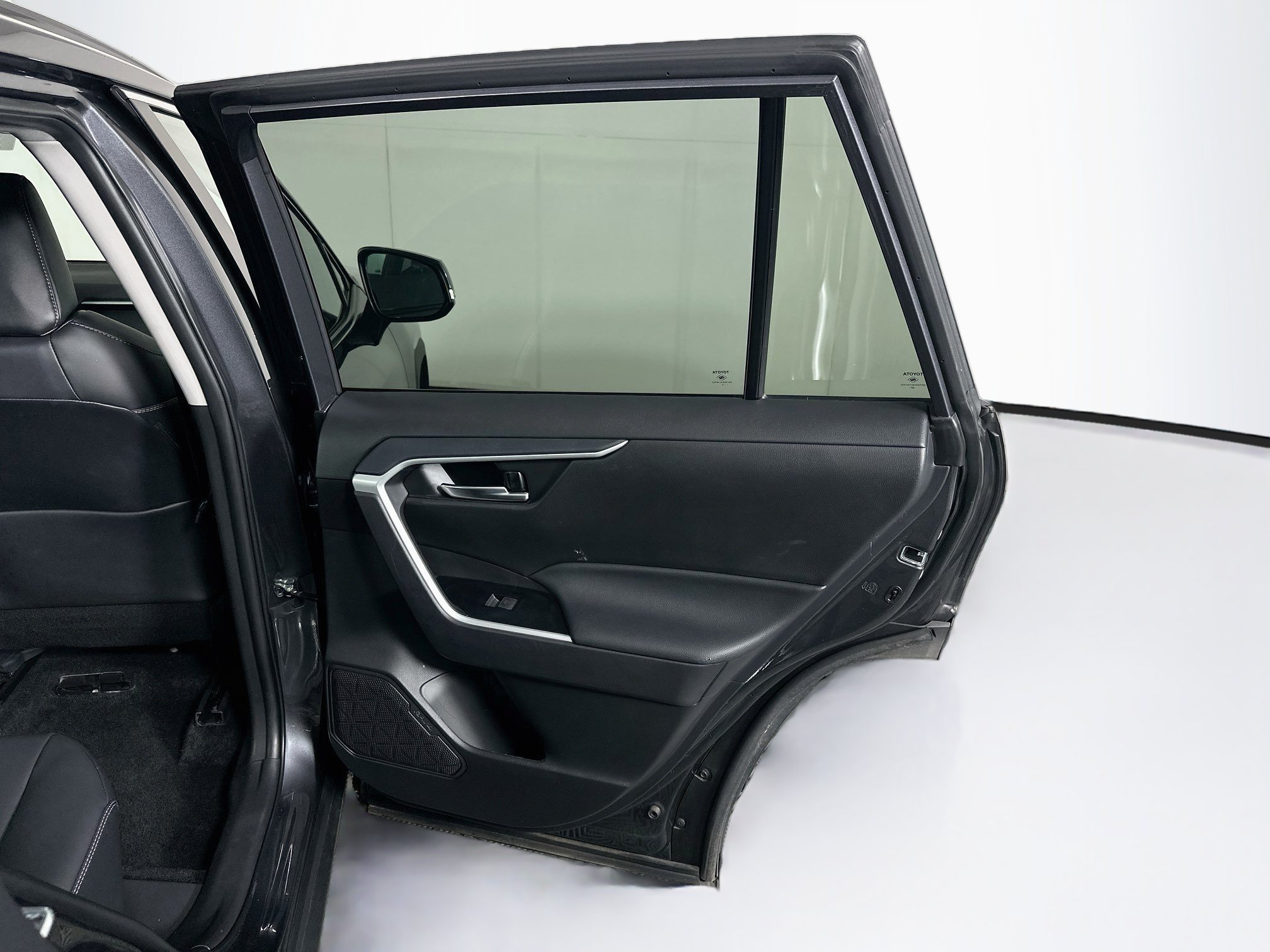 Used 2025 Toyota RAV4 XLE Premium FWD image 29