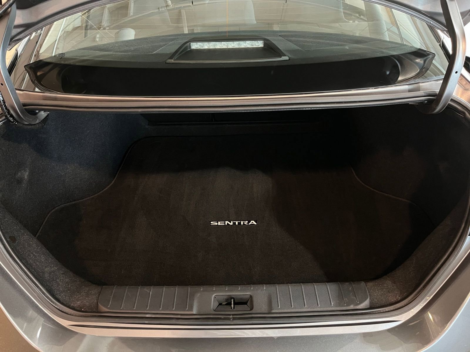 Used 2025 Nissan Sentra SV image 30