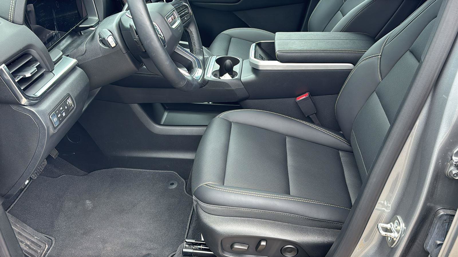 New 2026 GMC Terrain Elevation w/ Elevation Premium Package AWD/4WD image 14