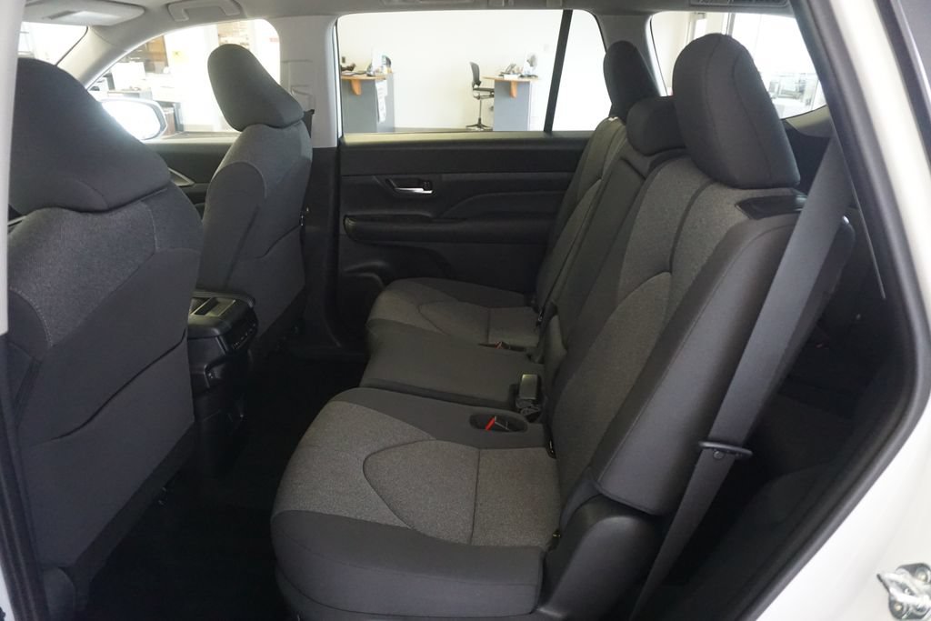 Certified 2025 Toyota Grand Highlander FWD image 20