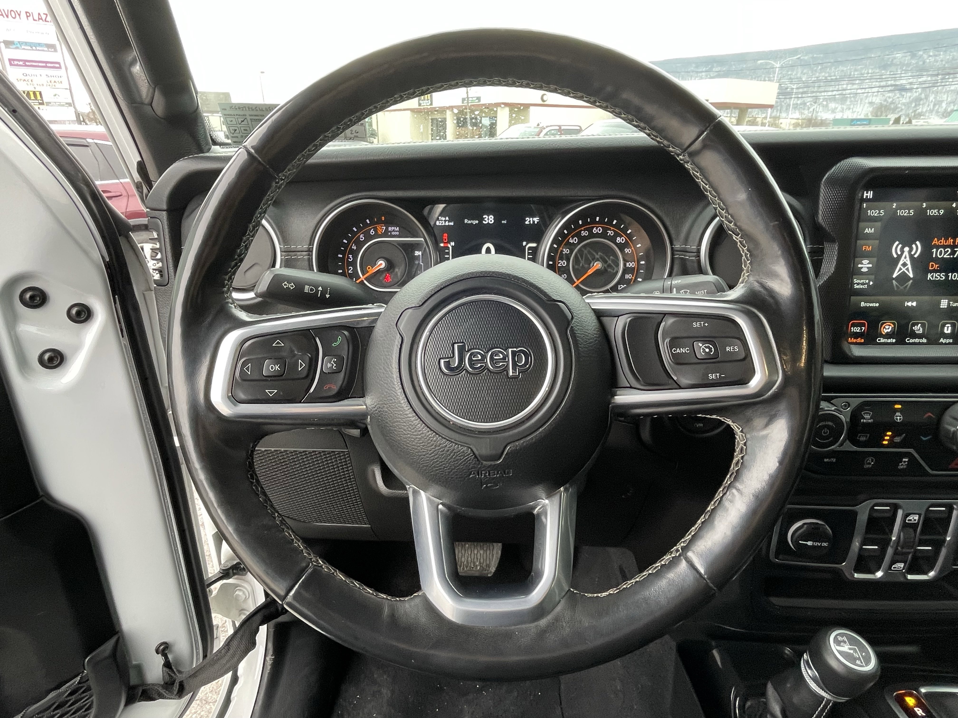 Used 2020 Jeep Gladiator Overland image 17