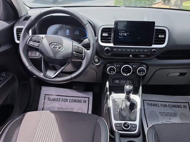 Used 2025 Hyundai Venue Limited FWD image 13