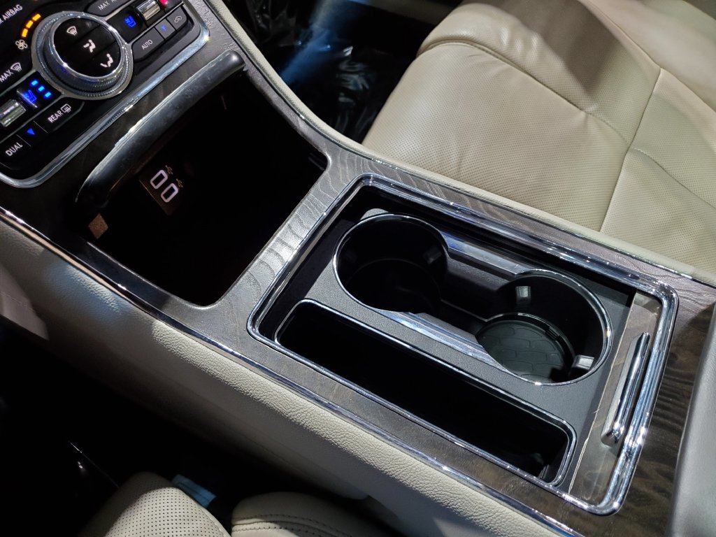 Used 2017 Lincoln Continental Reserve w/ Luxury Package AWD/4WD image 38