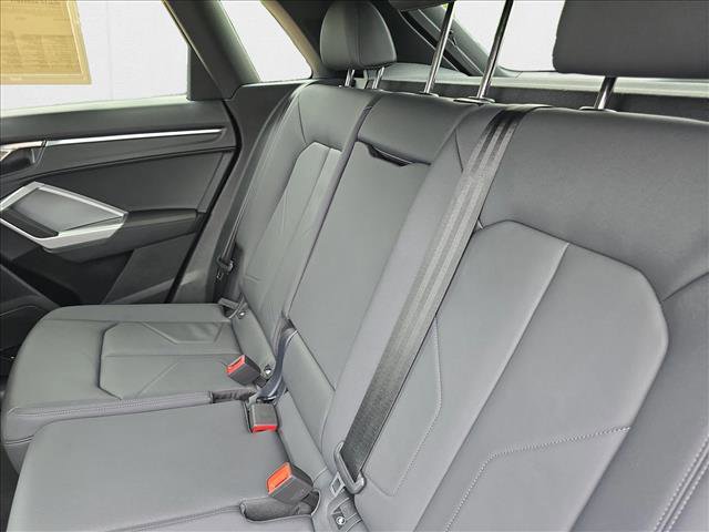 Used 2024 Audi Q3 2.0T Premium Plus w/ Premium Plus Package image 19