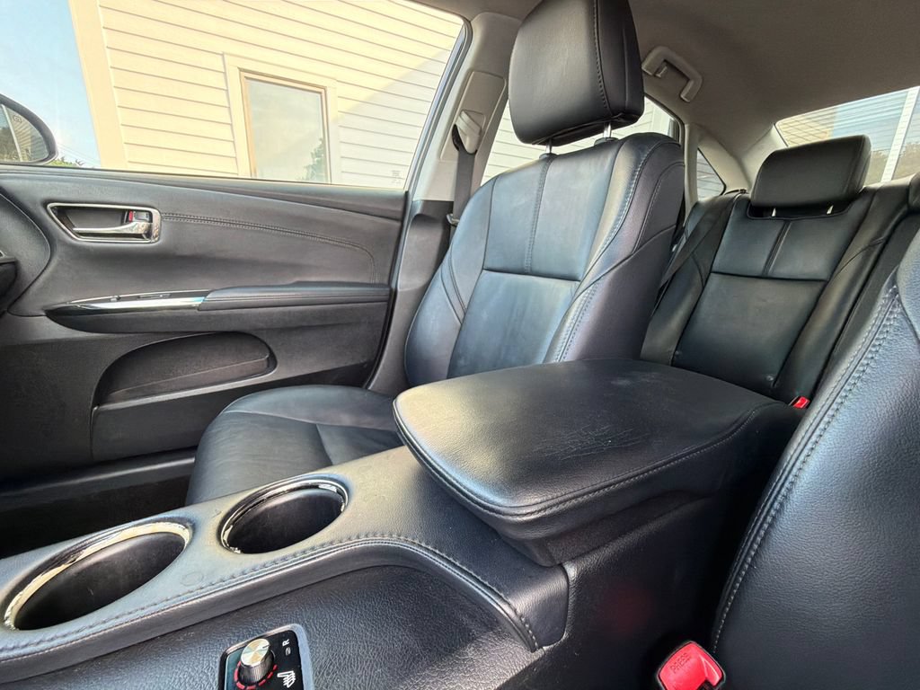 Used 2013 Toyota Avalon XLE FWD image 23