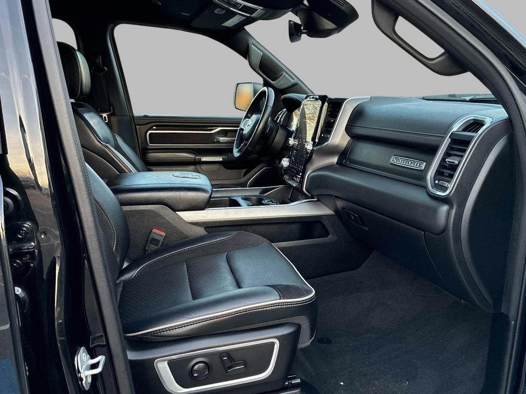 Used 2022 RAM 1500 Laramie w/ Sport Appearance Package image 9