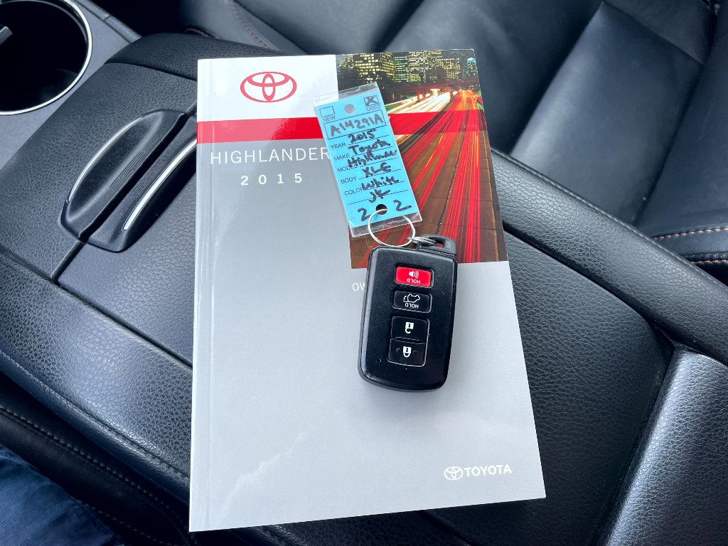 Used 2015 Toyota Highlander XLE AWD/4WD image 20