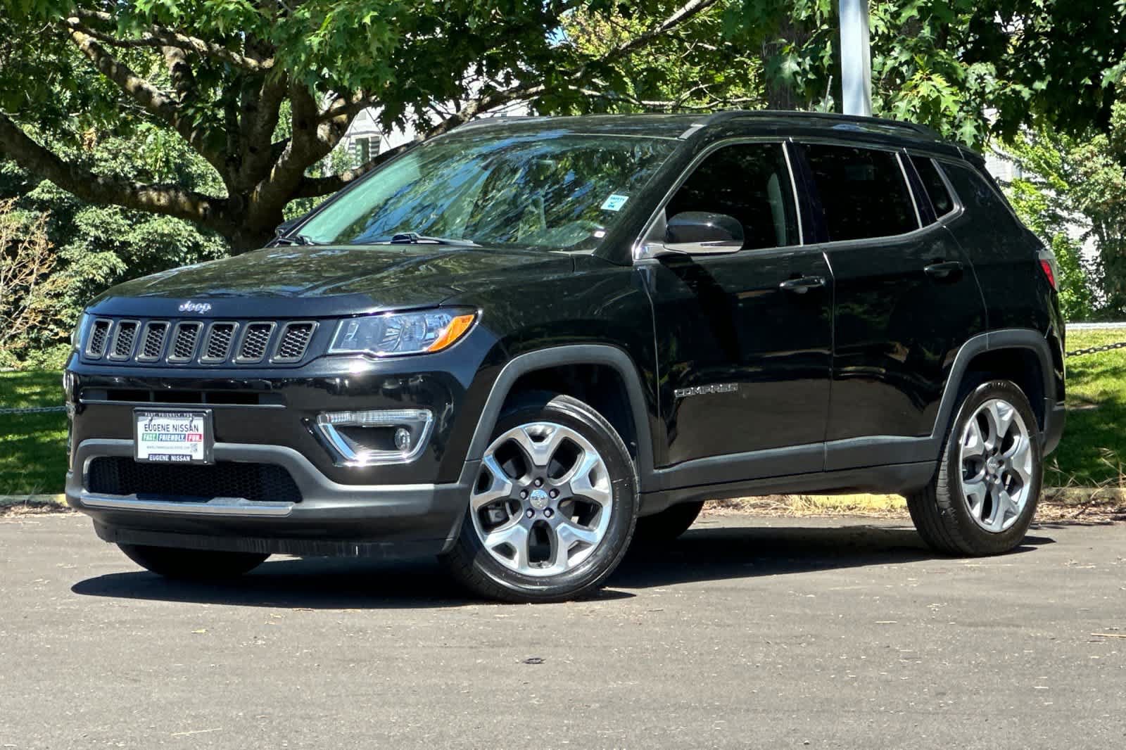 Used 2017 Jeep Compass Limited w/ Navigation Group AWD/4WD image 1