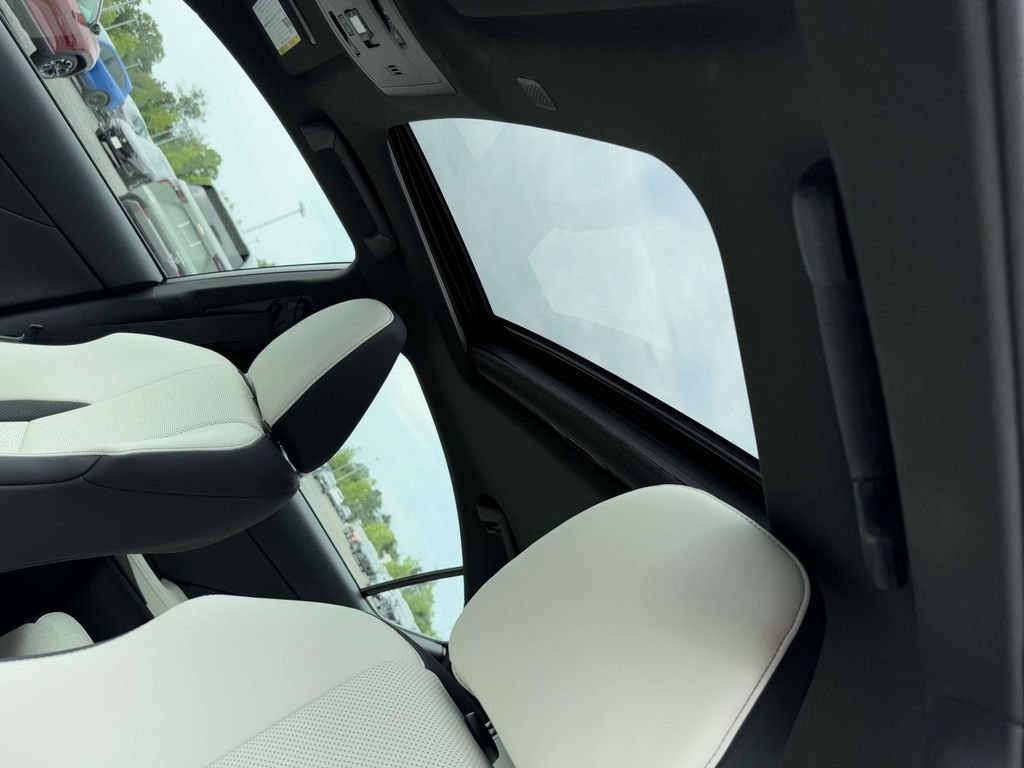 Used 2025 Lexus IS 350 F Sport image 21