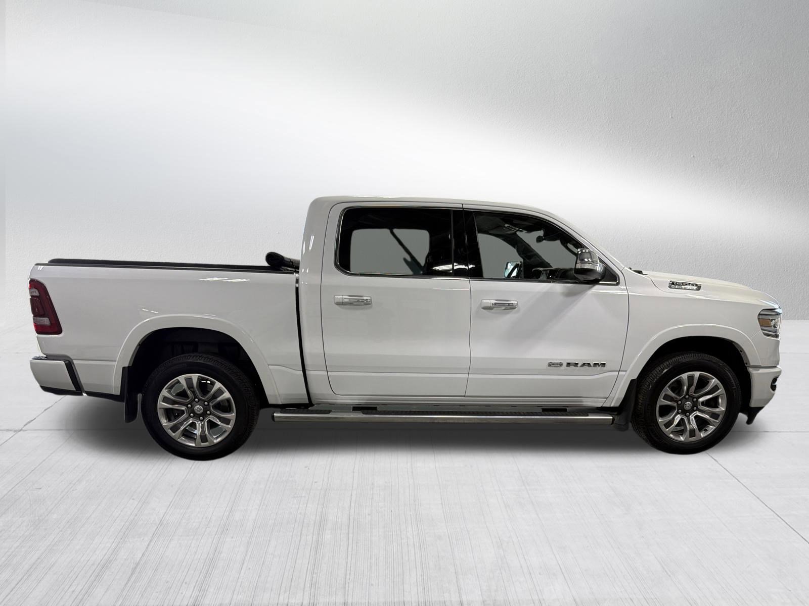 Used 2022 RAM 1500 Limited w/ Body Color Bumper Group image 8