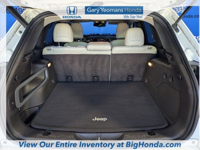 Used 2016 Jeep Cherokee Overland w/ Technology Group image 13