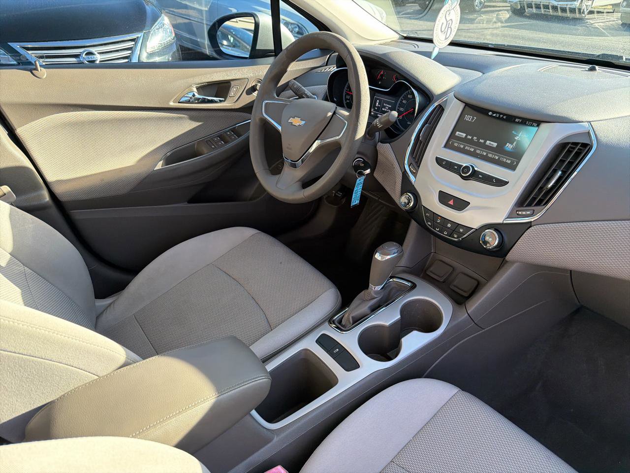 Used 2018 Chevrolet Cruze LS image 19