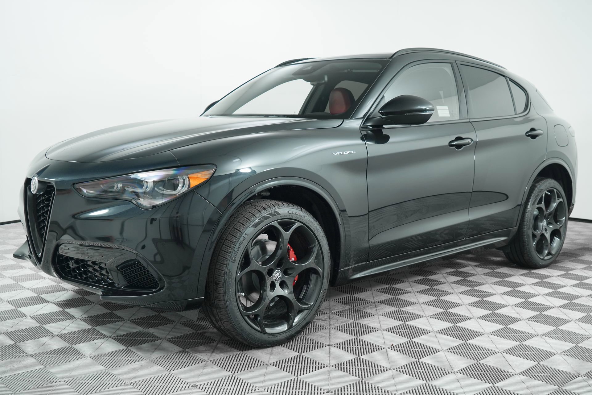 New 2025 Alfa Romeo Stelvio Sprint w/ Veloce Package image 5
