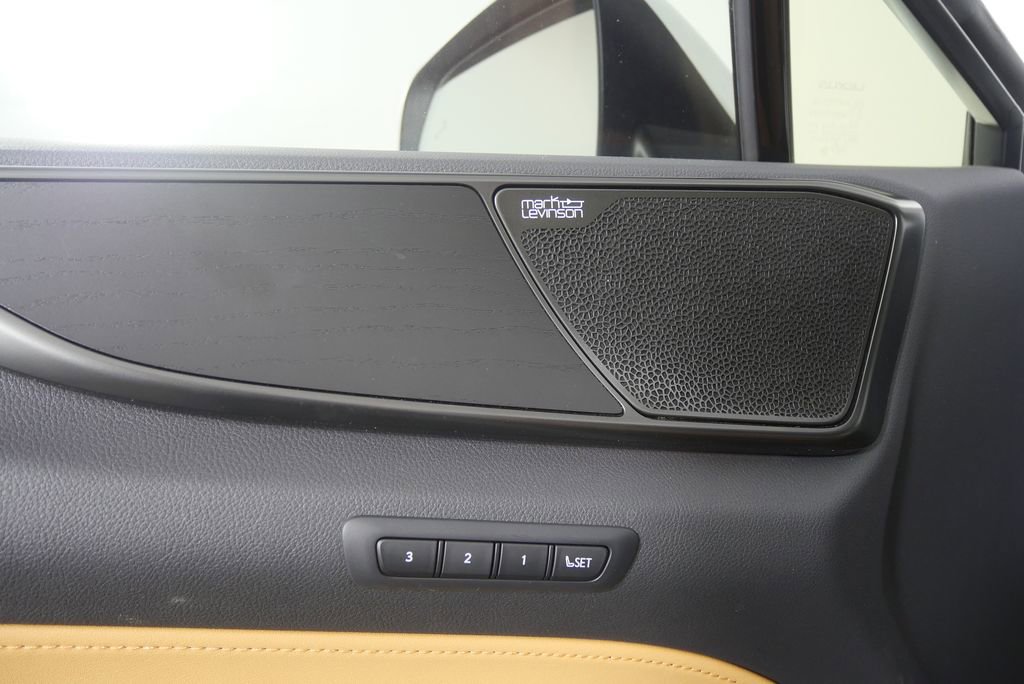 Used 2024 Lexus NX 300h AWD w/ Luxury Package image 10