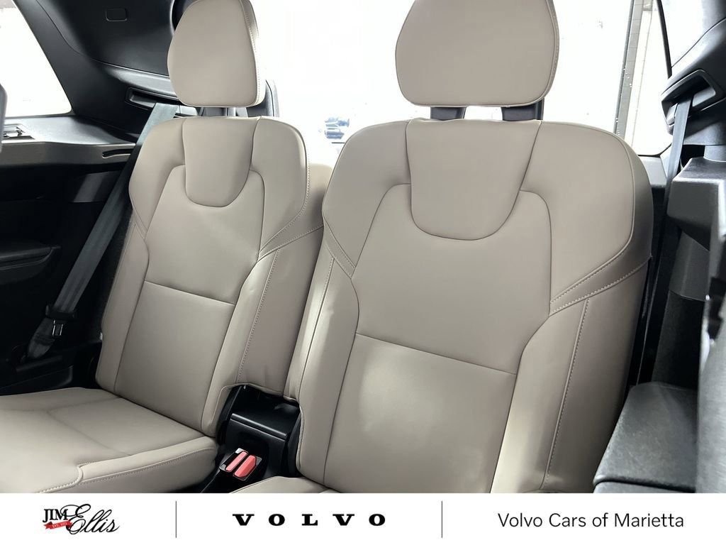 Certified 2025 Volvo XC90 B5 Plus image 28