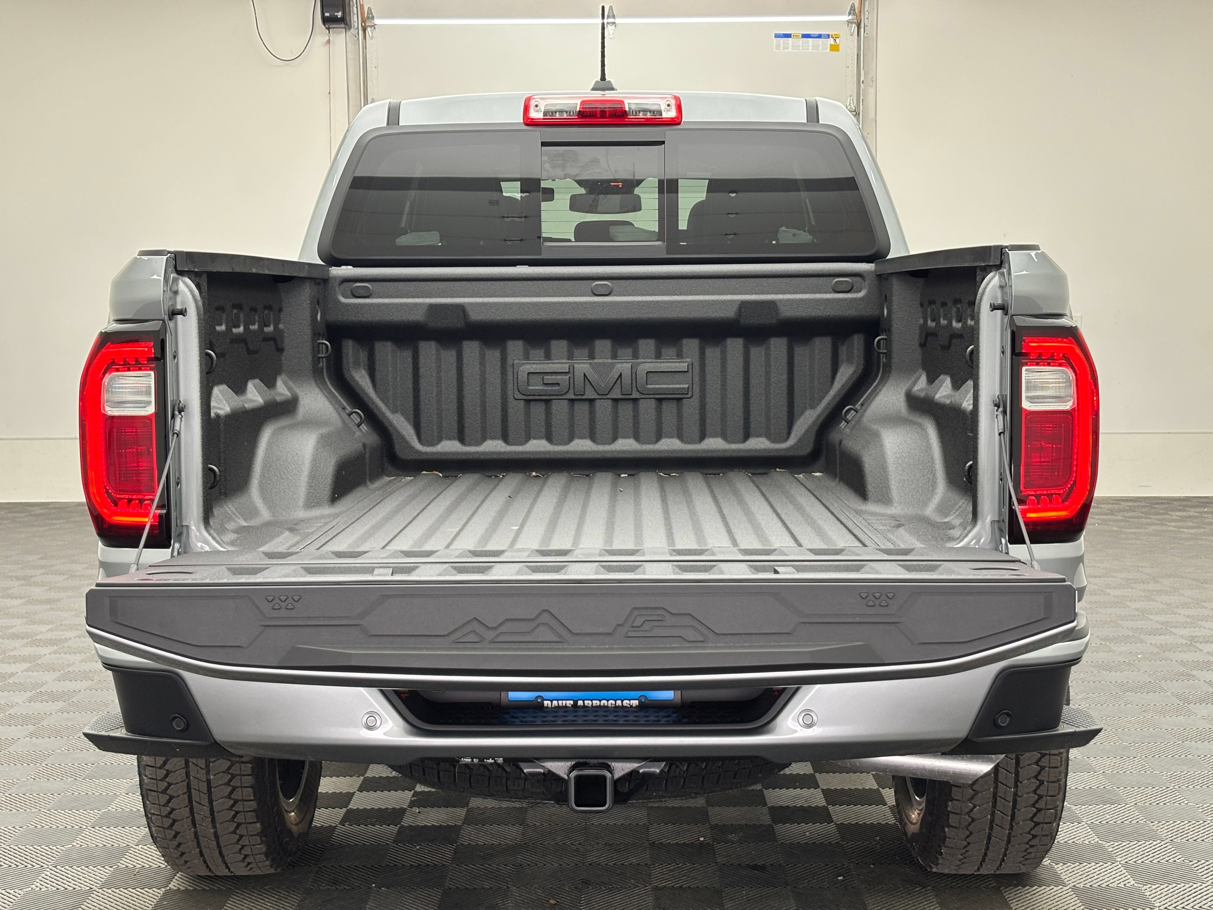 New 2026 GMC Canyon Denali w/ LPO, Black Badging Package AWD/4WD image 10