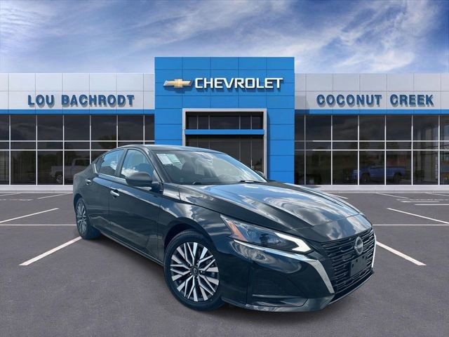 Used 2024 Nissan Altima 2.5 SV FWD image 1
