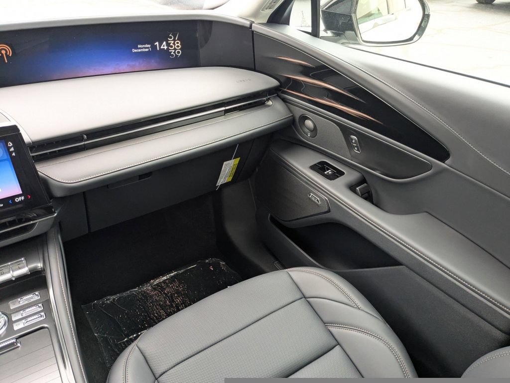 New 2026 Lincoln Nautilus Premier w/ Equipment Group 102A AWD/4WD image 17