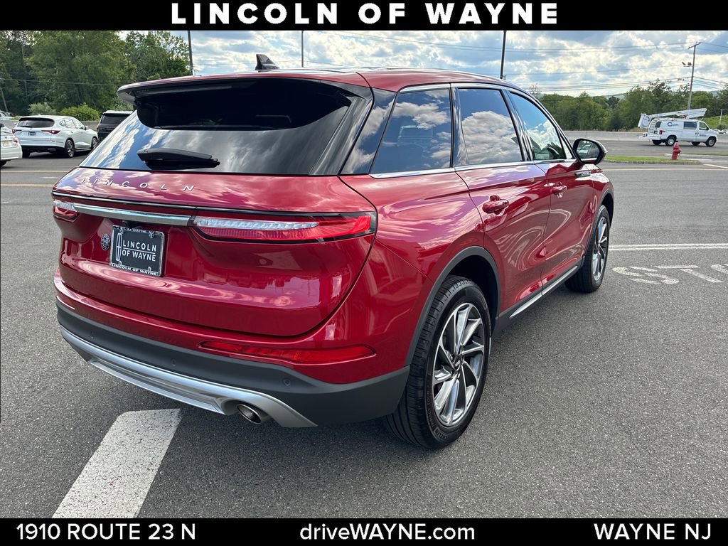 Used 2024 Lincoln Corsair AWD w/ Equipment Group 101A image 8