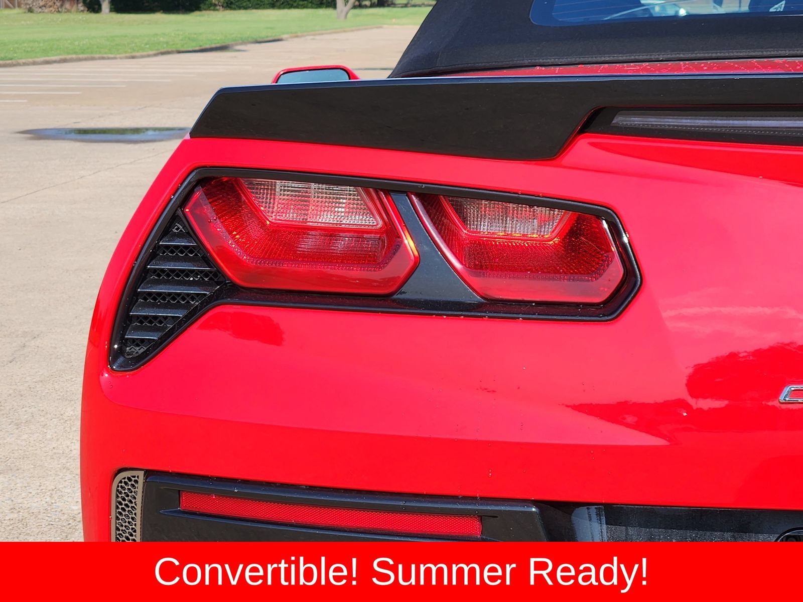 Used 2018 Chevrolet Corvette Stingray Convertible w/ 3LT Preferred Equipment Group RWD image 15