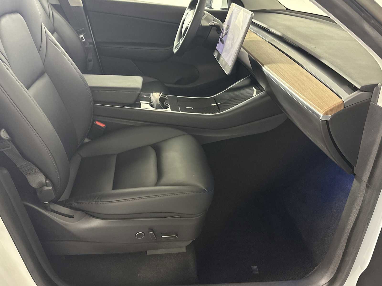 Used 2021 Tesla Model Y Long Range AWD/4WD image 15