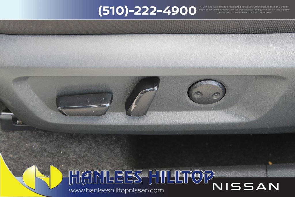 Used 2025 Nissan Rogue SV AWD/4WD image 14
